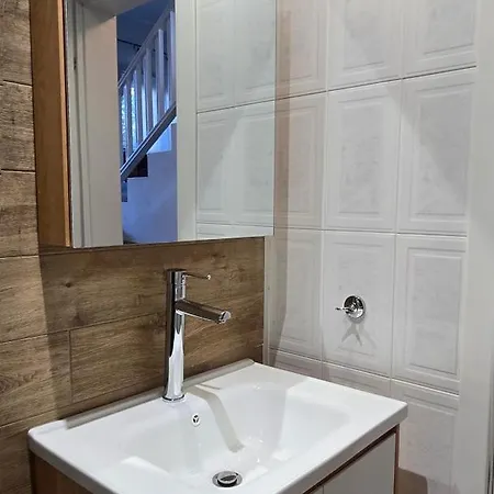 Ageri Ii Front * חניוטי